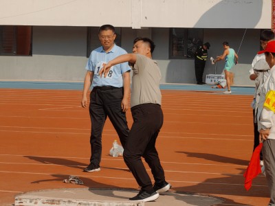 出色防守首场状态出色，雄鹿观众沸腾！，Ming重返赛场赛场气氛高涨的简单介绍